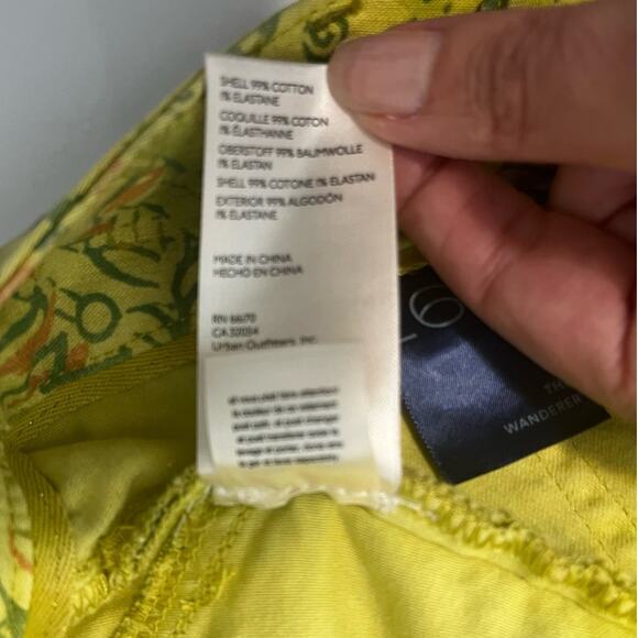 NWT Anthropologie Pilcro The Wanderer Low-Rise Pants Floral Light Green sz. 26 - Picture 15 of 16